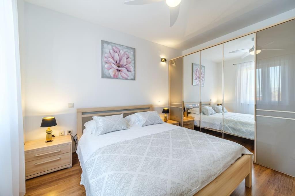 Peters Apartment Sutivan ภายนอก รูปภาพ